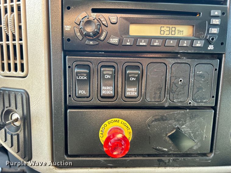 image for item EG1457 2010 International  7500 SBA box truck