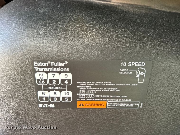 image for item EG1457 2010 International  7500 SBA box truck