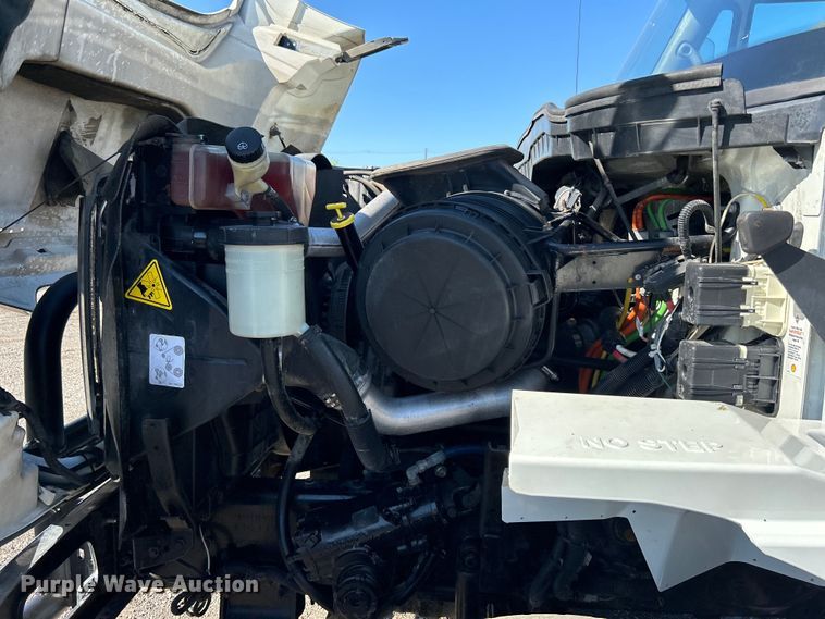 image for item EG1457 2010 International  7500 SBA box truck