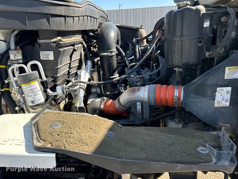 image for item EG1457 2010 International  7500 SBA box truck