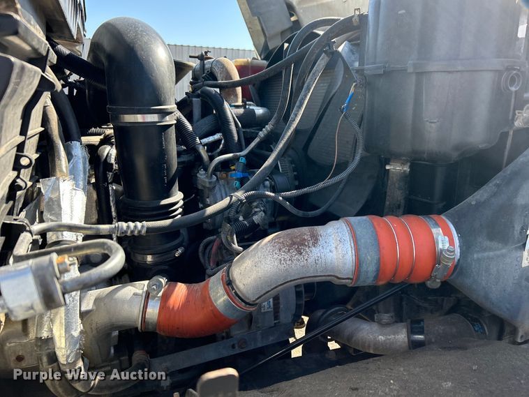 image for item EG1457 2010 International  7500 SBA box truck