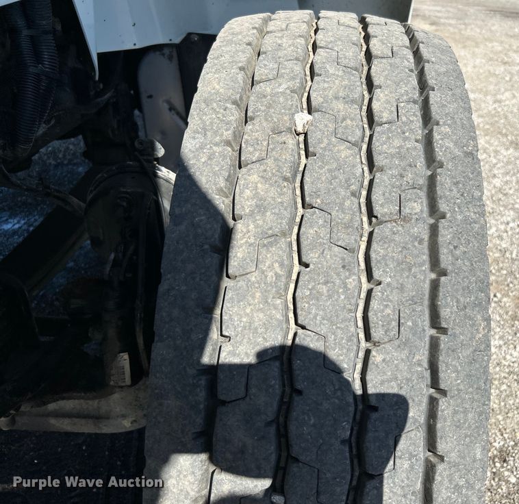 image for item EG1457 2010 International  7500 SBA box truck