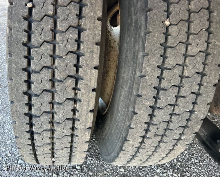 image for item EG1457 2010 International  7500 SBA box truck