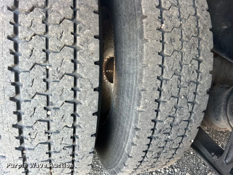 image for item EG1457 2010 International  7500 SBA box truck