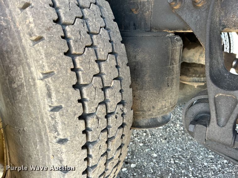 image for item EG1457 2010 International  7500 SBA box truck