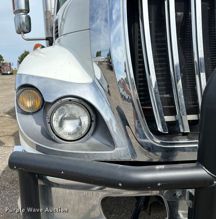 image for item EG1485 2010 International  7500 SBA box truck