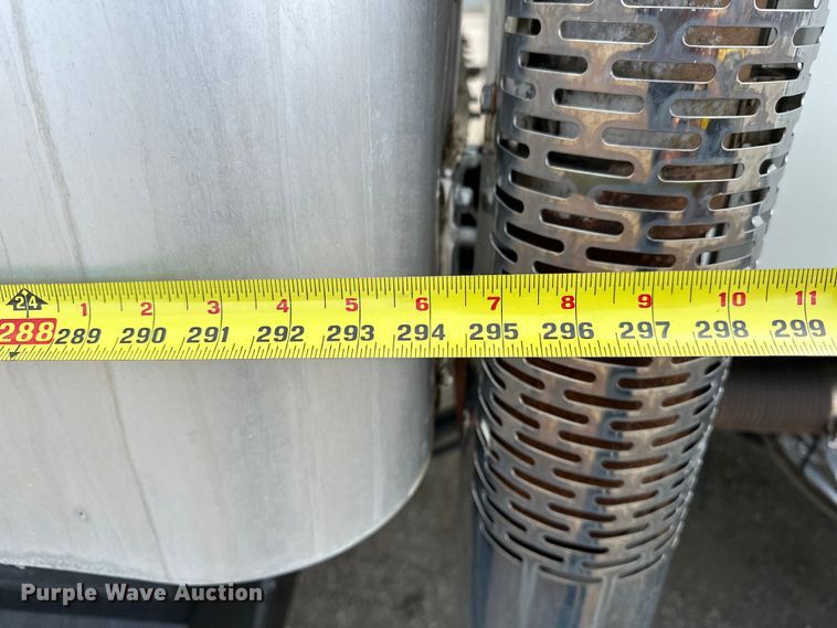 image for item EG1485 2010 International  7500 SBA box truck