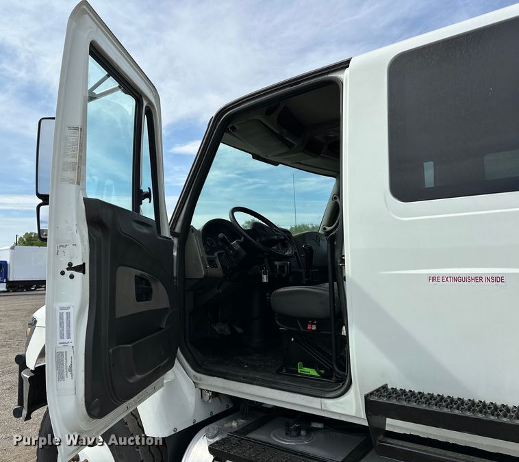 image for item EG1485 2010 International  7500 SBA box truck