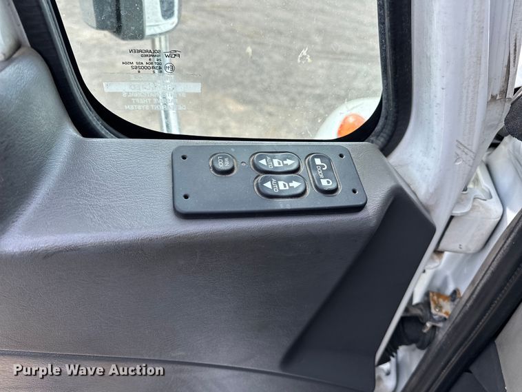 image for item EG1485 2010 International  7500 SBA box truck