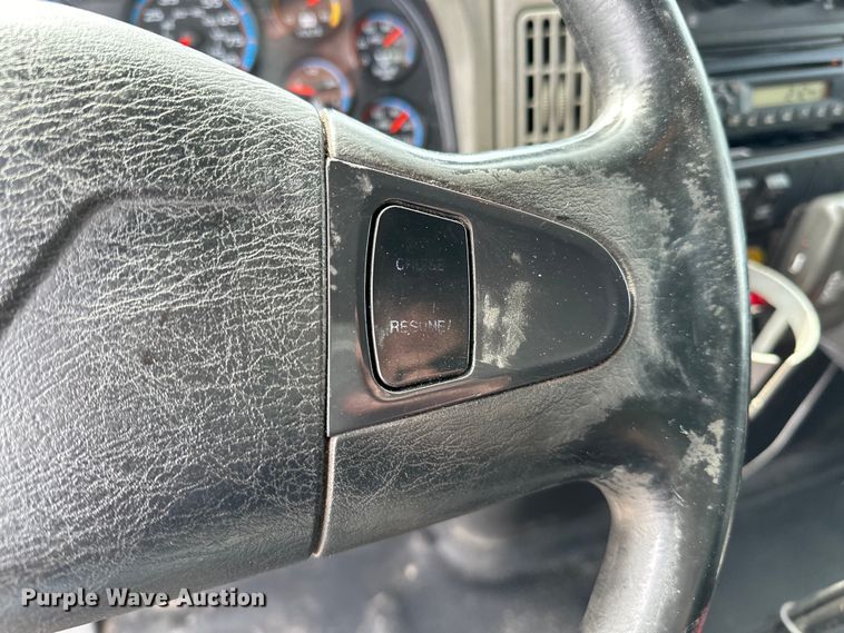 image for item EG1485 2010 International  7500 SBA box truck