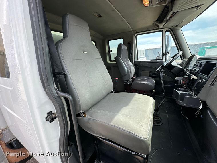 image for item EG1485 2010 International  7500 SBA box truck