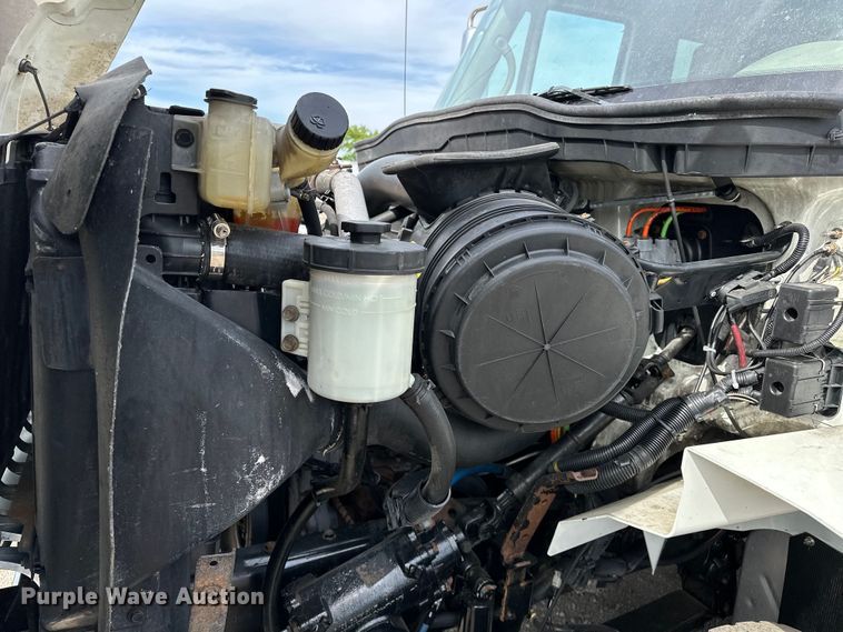 image for item EG1485 2010 International  7500 SBA box truck