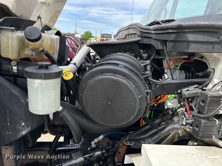 image for item EG1485 2010 International  7500 SBA box truck