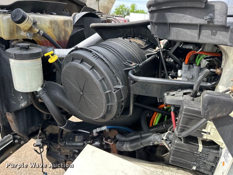 image for item EG1485 2010 International  7500 SBA box truck