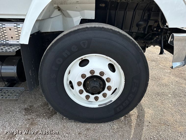 image for item EG1485 2010 International  7500 SBA box truck