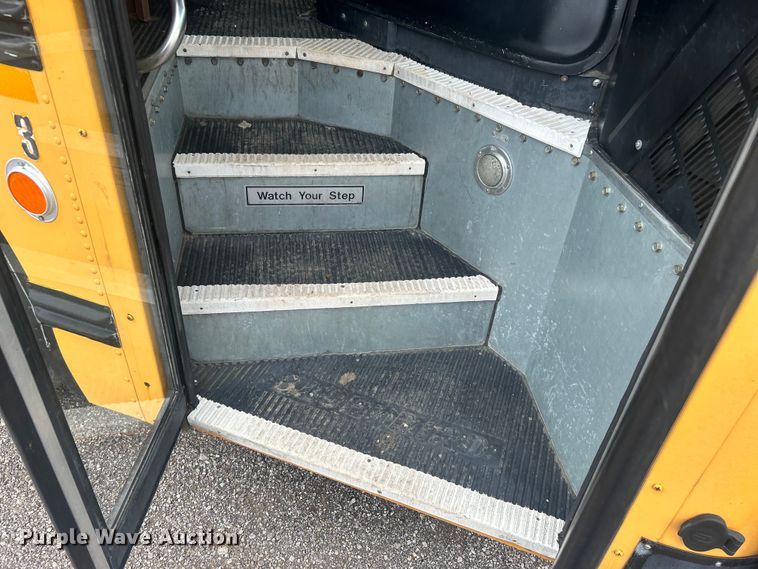 image for item EG1529 1999 Blue Bird TC2000 bus