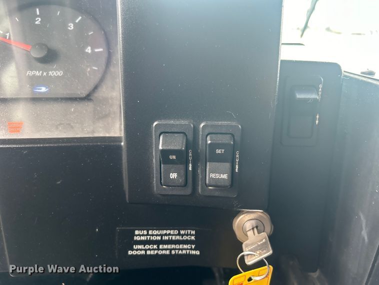 image for item EG1529 1999 Blue Bird TC2000 bus