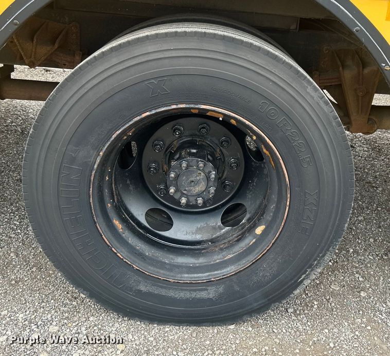 image for item EG1529 1999 Blue Bird TC2000 bus