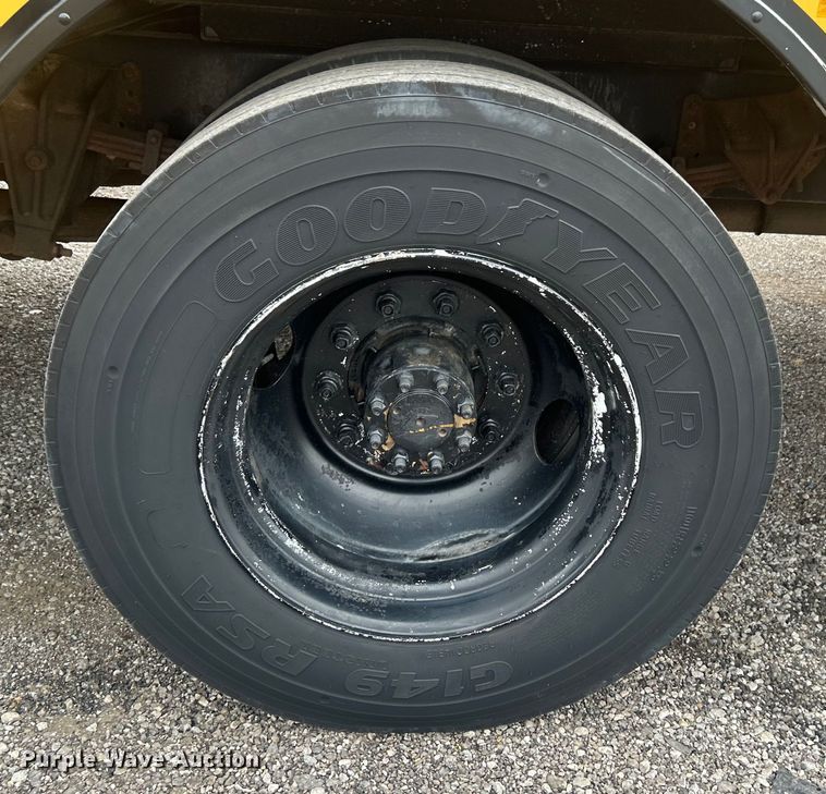 image for item EG1529 1999 Blue Bird TC2000 bus