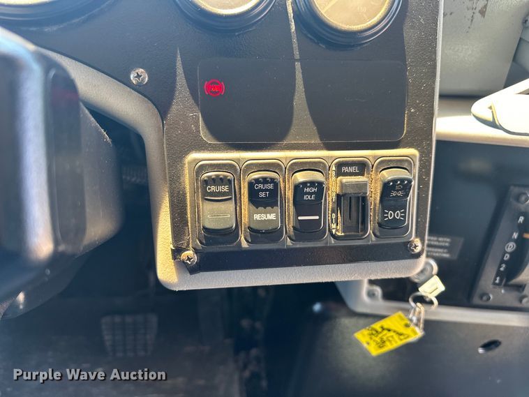 image for item EG1665 2006 Blue Bird  Vision  school bus