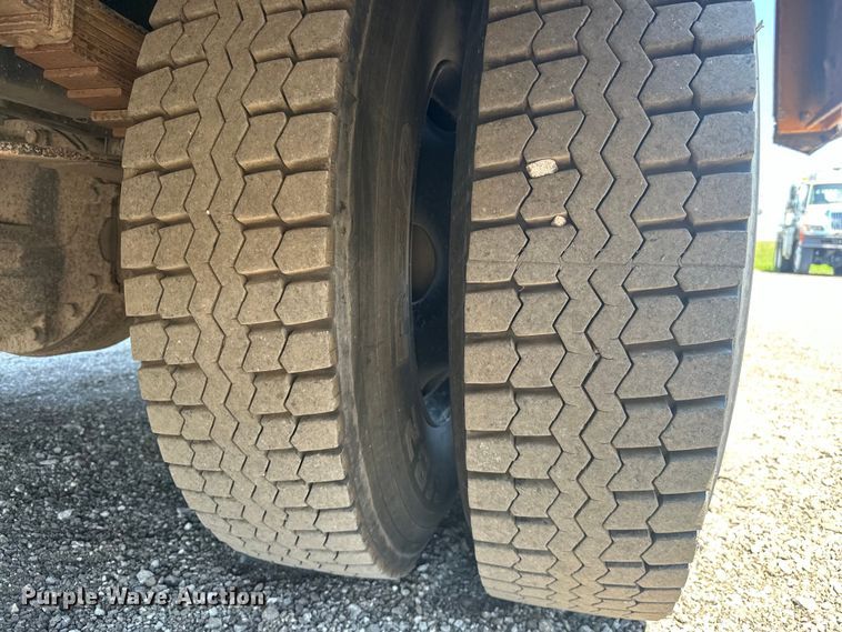 image for item EG1665 2006 Blue Bird  Vision  school bus