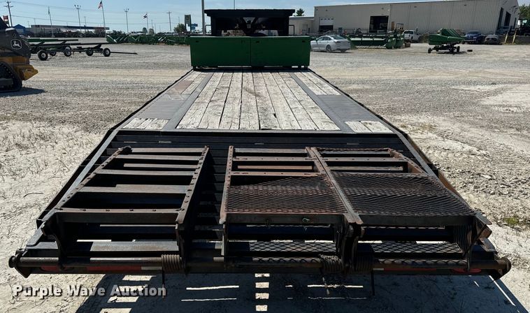 image for item EH6951 2011 Maxwell drop deck equipment trailer