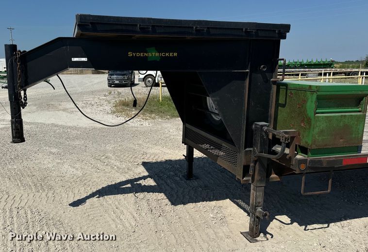 image for item EH6951 2011 Maxwell drop deck equipment trailer