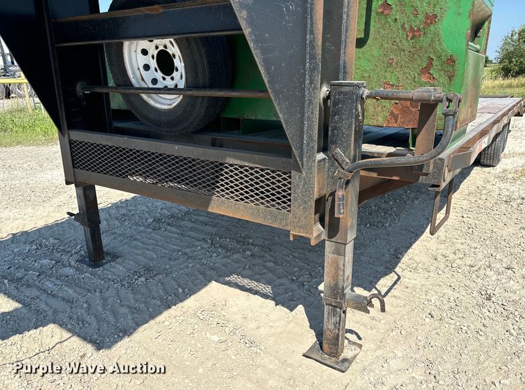 image for item EH6951 2011 Maxwell drop deck equipment trailer