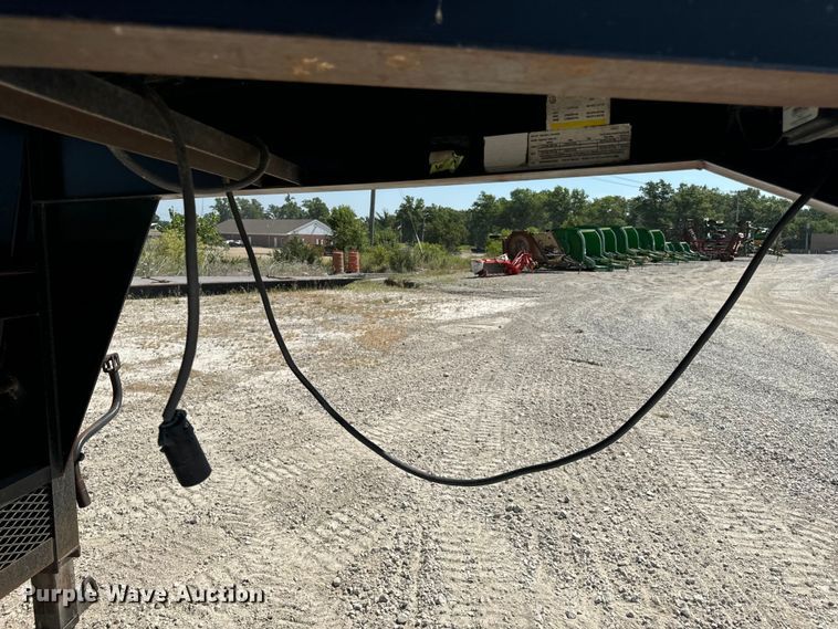 image for item EH6951 2011 Maxwell drop deck equipment trailer