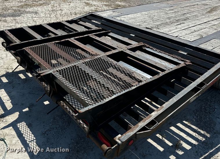image for item EH6951 2011 Maxwell drop deck equipment trailer
