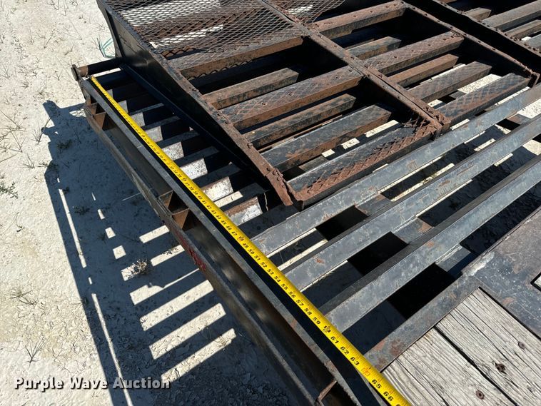 image for item EH6951 2011 Maxwell drop deck equipment trailer