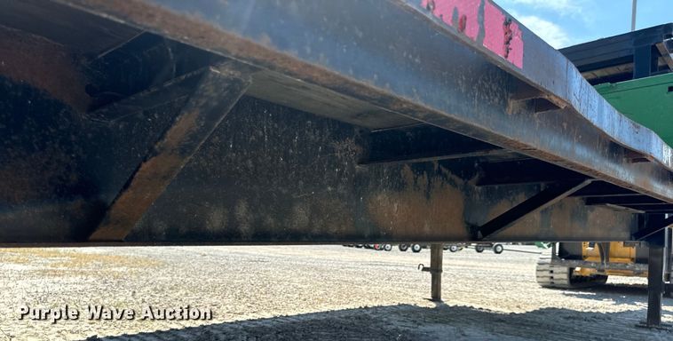 image for item EH6951 2011 Maxwell drop deck equipment trailer
