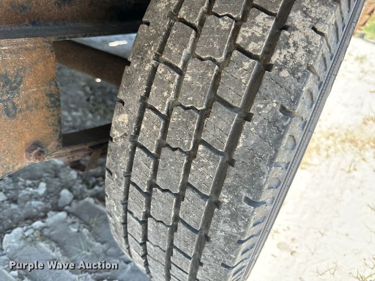 image for item EH6951 2011 Maxwell drop deck equipment trailer