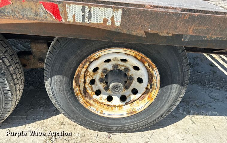 image for item EH6951 2011 Maxwell drop deck equipment trailer