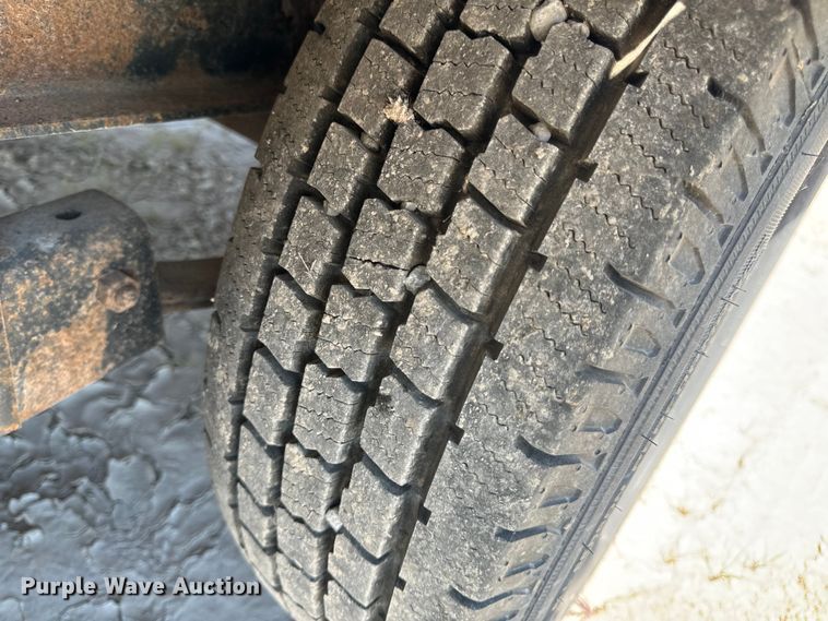 image for item EH6951 2011 Maxwell drop deck equipment trailer