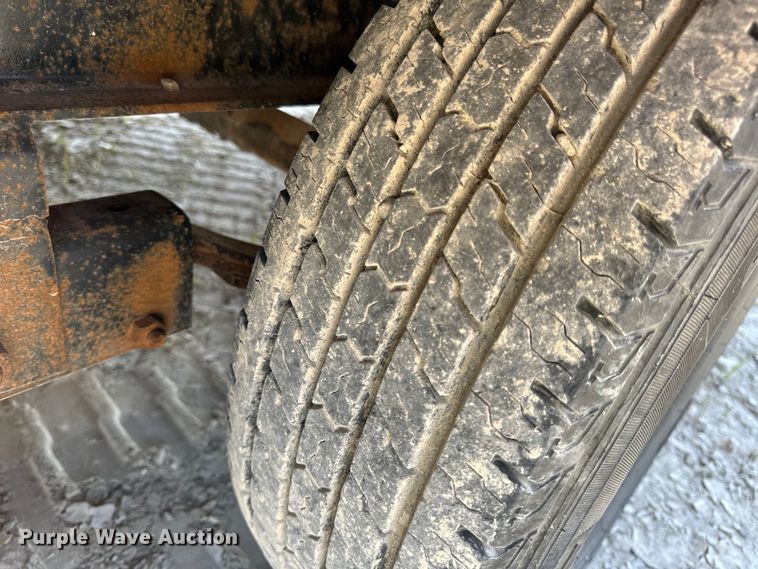 image for item EH6951 2011 Maxwell drop deck equipment trailer