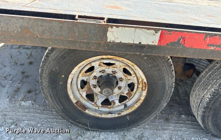 image for item EH6951 2011 Maxwell drop deck equipment trailer