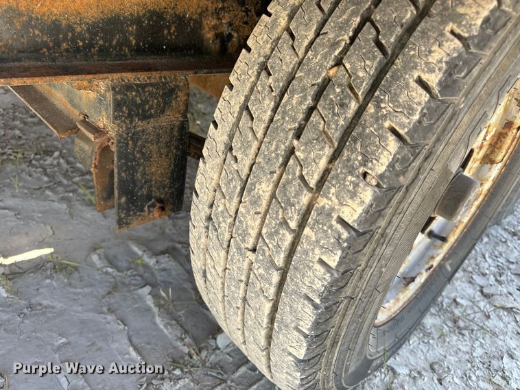 image for item EH6951 2011 Maxwell drop deck equipment trailer