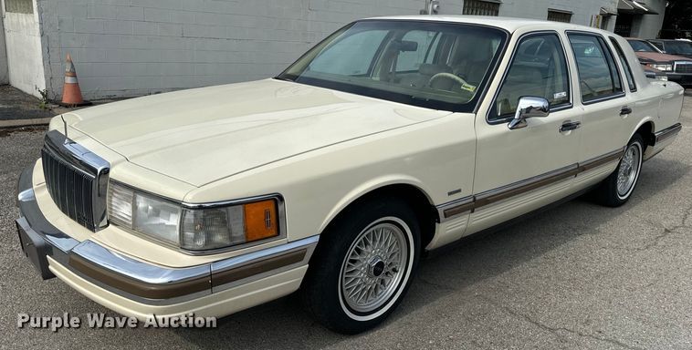 image for item EH6954 1990 Lincoln  Town Car 
