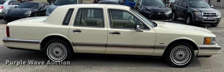 image for item EH6954 1990 Lincoln  Town Car 