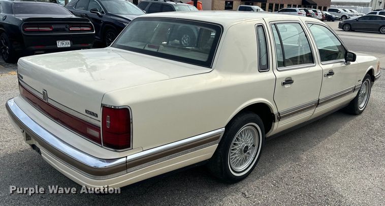 image for item EH6954 1990 Lincoln  Town Car 