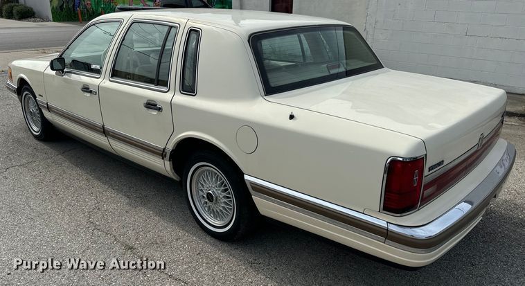 image for item EH6954 1990 Lincoln  Town Car 
