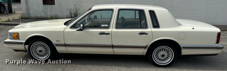 image for item EH6954 1990 Lincoln  Town Car 