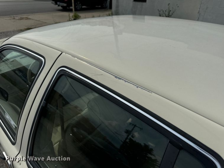 image for item EH6954 1990 Lincoln  Town Car 