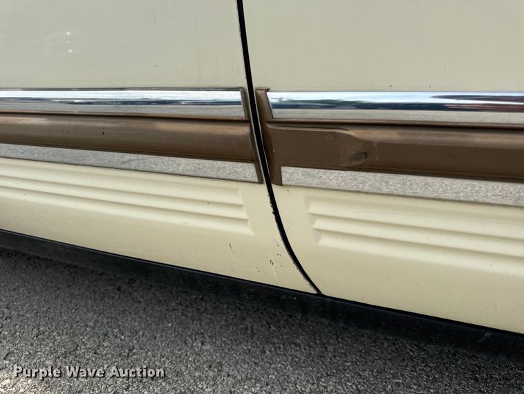 image for item EH6954 1990 Lincoln  Town Car 