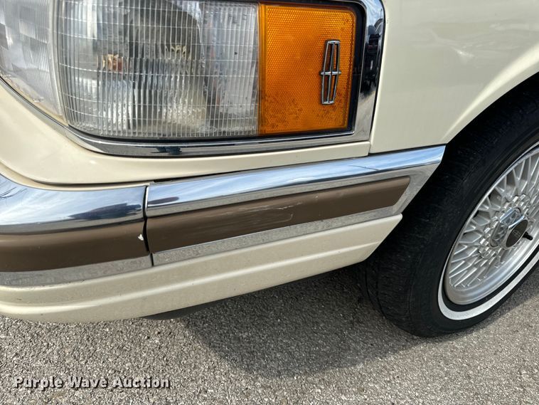 image for item EH6954 1990 Lincoln  Town Car 