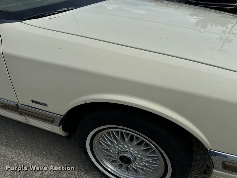 image for item EH6954 1990 Lincoln  Town Car 