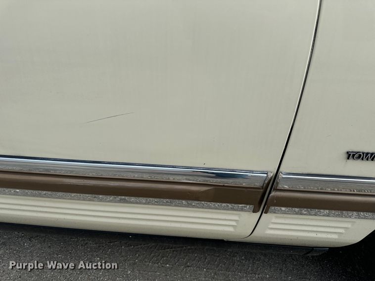 image for item EH6954 1990 Lincoln  Town Car 