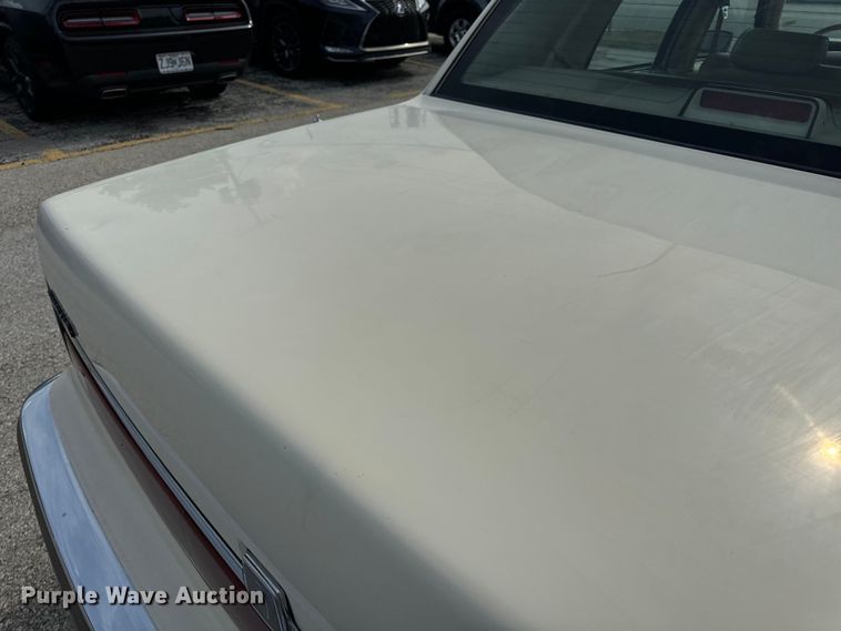 image for item EH6954 1990 Lincoln  Town Car 