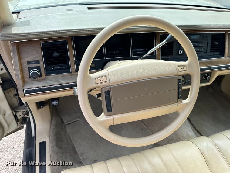 image for item EH6954 1990 Lincoln  Town Car 